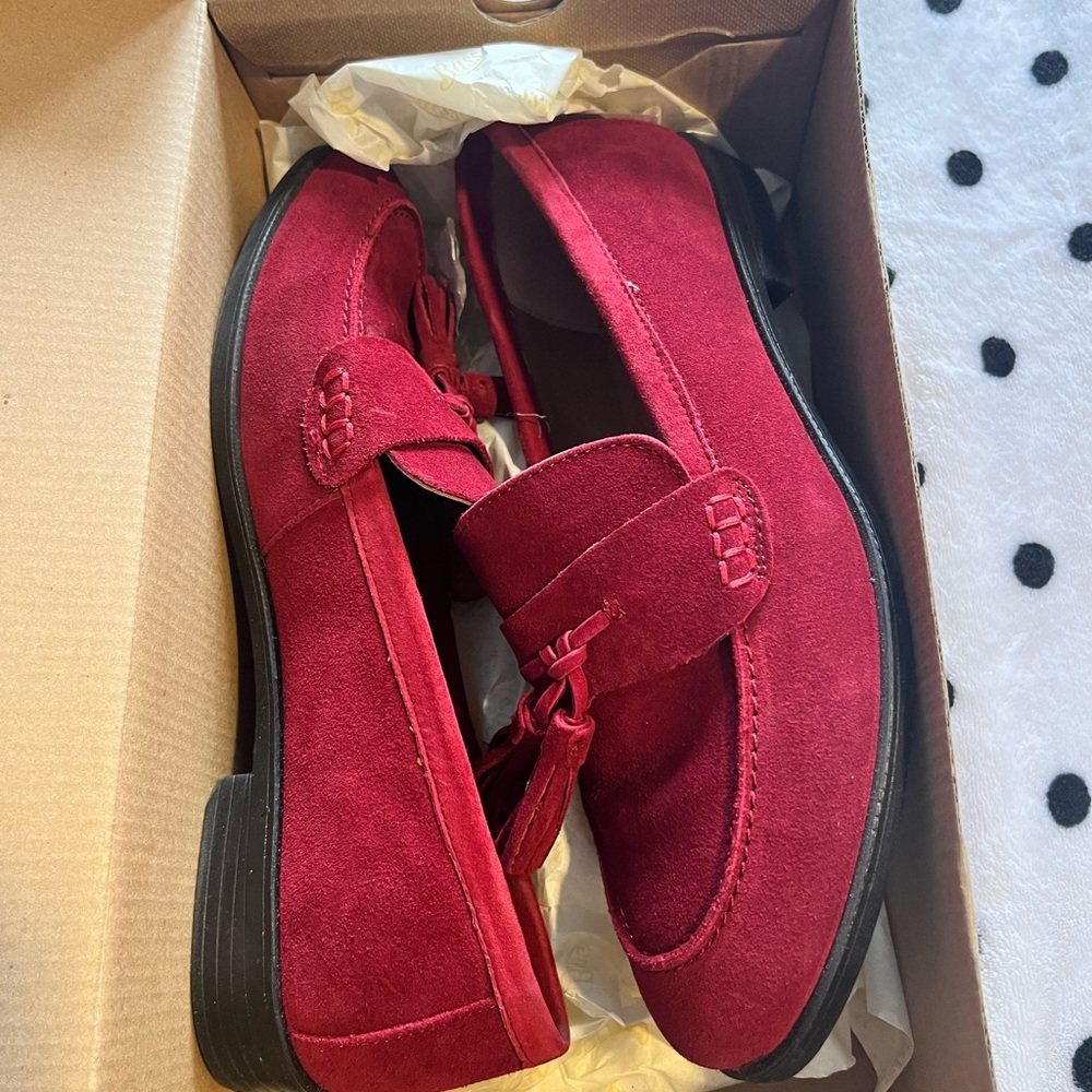 Bass cherry loafers size 9